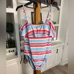 ❤️5/$25 Time and Tru Blue and Red Striped Swimsuit
